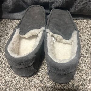 Koolaburra Gray Suede Slippers with Faux Fur